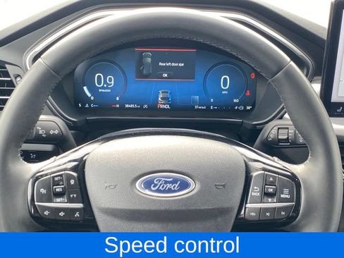 Used 2023 Ford Escape Platinum AWD/4WD image 9