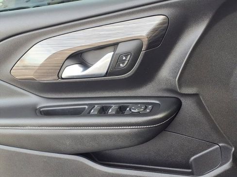 Used 2024 GMC Terrain SLE w/ Driver Convenience Package image 24