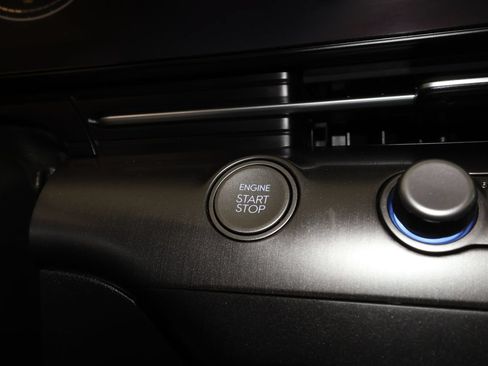 Used 2025 Hyundai Kona SEL FWD image 15