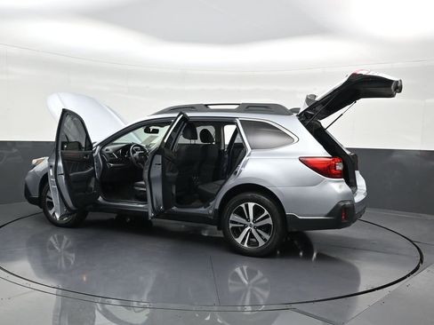 Used 2019 Subaru Outback 3.6R Limited image 38