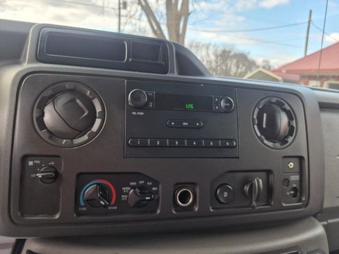 Used 2014 Ford E-250 and Econoline 250 Econoline w/ Power Group image 13