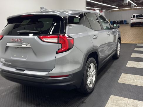 Used 2024 GMC Terrain SLE FWD image 18