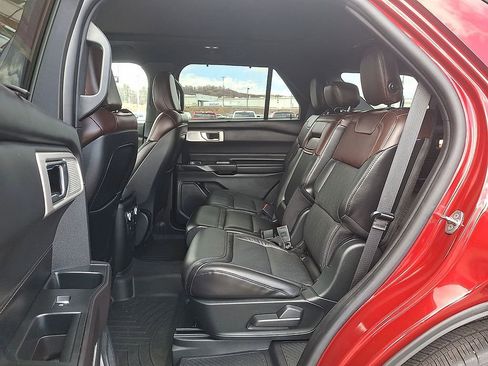 Used 2020 Ford Explorer Platinum w/ Premium Technology Package AWD/4WD image 10