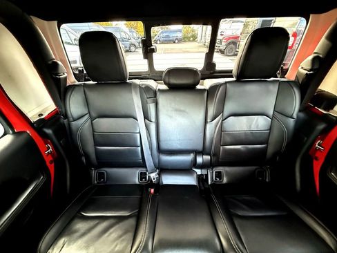 Used 2021 Jeep Gladiator Overland image 24