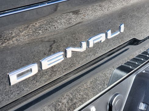 Certified 2025 GMC Sierra 2500 Denali Ultimate image 11