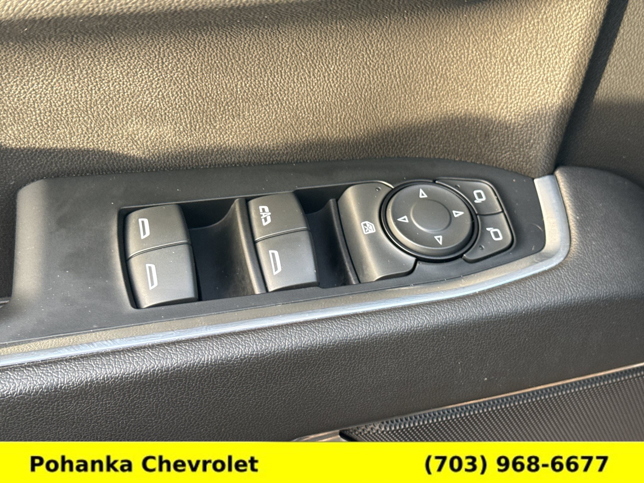 Used 2023 Chevrolet Silverado 1500 RST AWD/4WD image 16