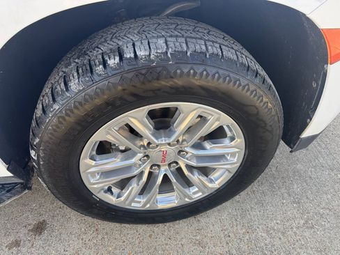 Used 2023 GMC Yukon SLT image 12
