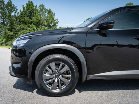 Used 2022 Nissan Pathfinder SV FWD image 4