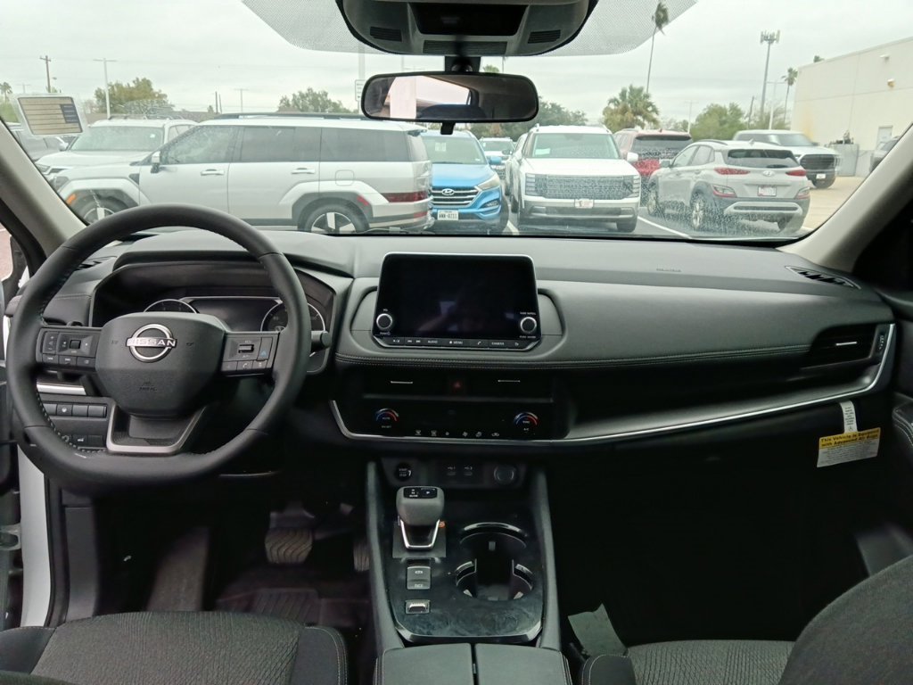 Used 2026 Nissan Rogue SV FWD image 10