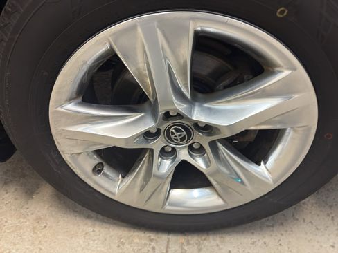 Used 2017 Toyota Highlander Limited image 36