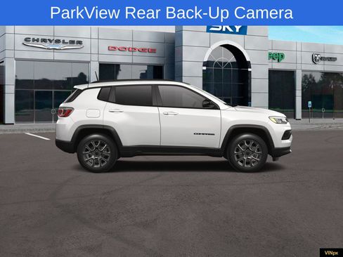 New 2026 Jeep Compass Latitude image 12