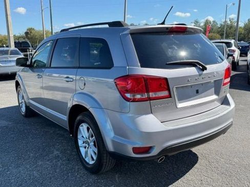 Used 2015 Dodge Journey SXT w/ Flexible Seating Group image 4