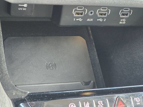 Used 2024 Jeep Wagoneer L Series III w/ Premium Group I AWD/4WD image 39