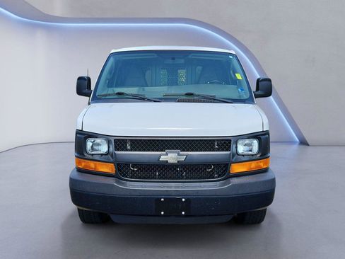 Used 2016 Chevrolet Express 2500 RWD image 8