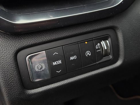 New 2026 GMC Acadia AT4 w/ Luxury Package AWD/4WD image 6