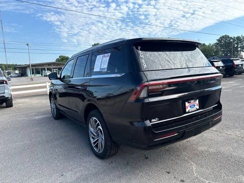Used 2025 Lincoln Navigator Reserve AWD/4WD image 27
