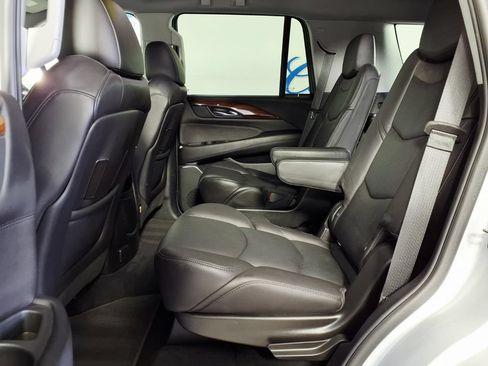 Used 2018 Cadillac Escalade 2WD image 8