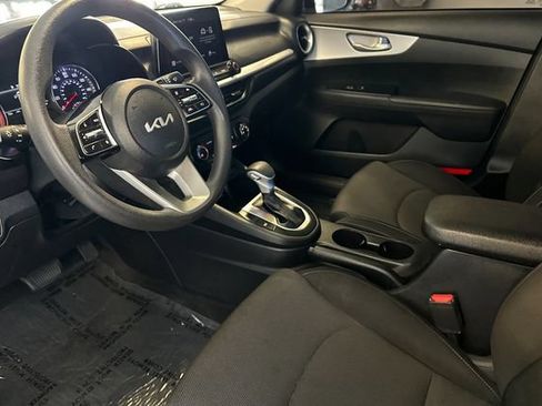 Used 2022 Kia Forte LXS FWD image 11