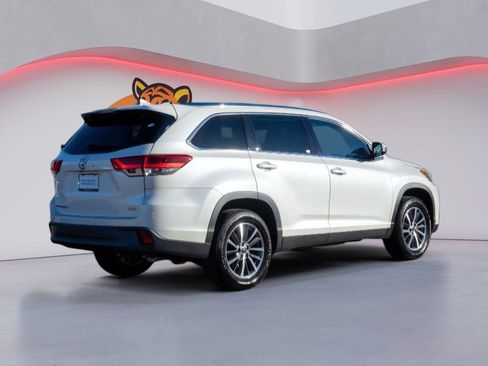 Used 2019 Toyota Highlander XLE image 5