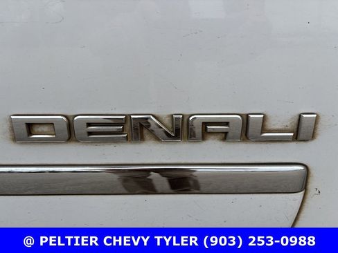 Used 2011 GMC Yukon Denali image 9