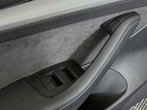 Used 2022 Tesla Model 3 Performance image 15