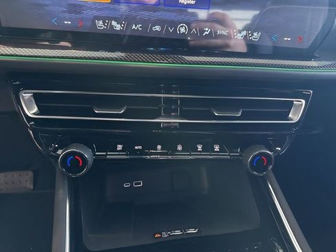 New 2026 Chevrolet Traverse High Country FWD image 13