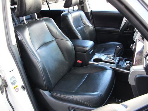 Used 2015 Toyota 4Runner Limited image 11