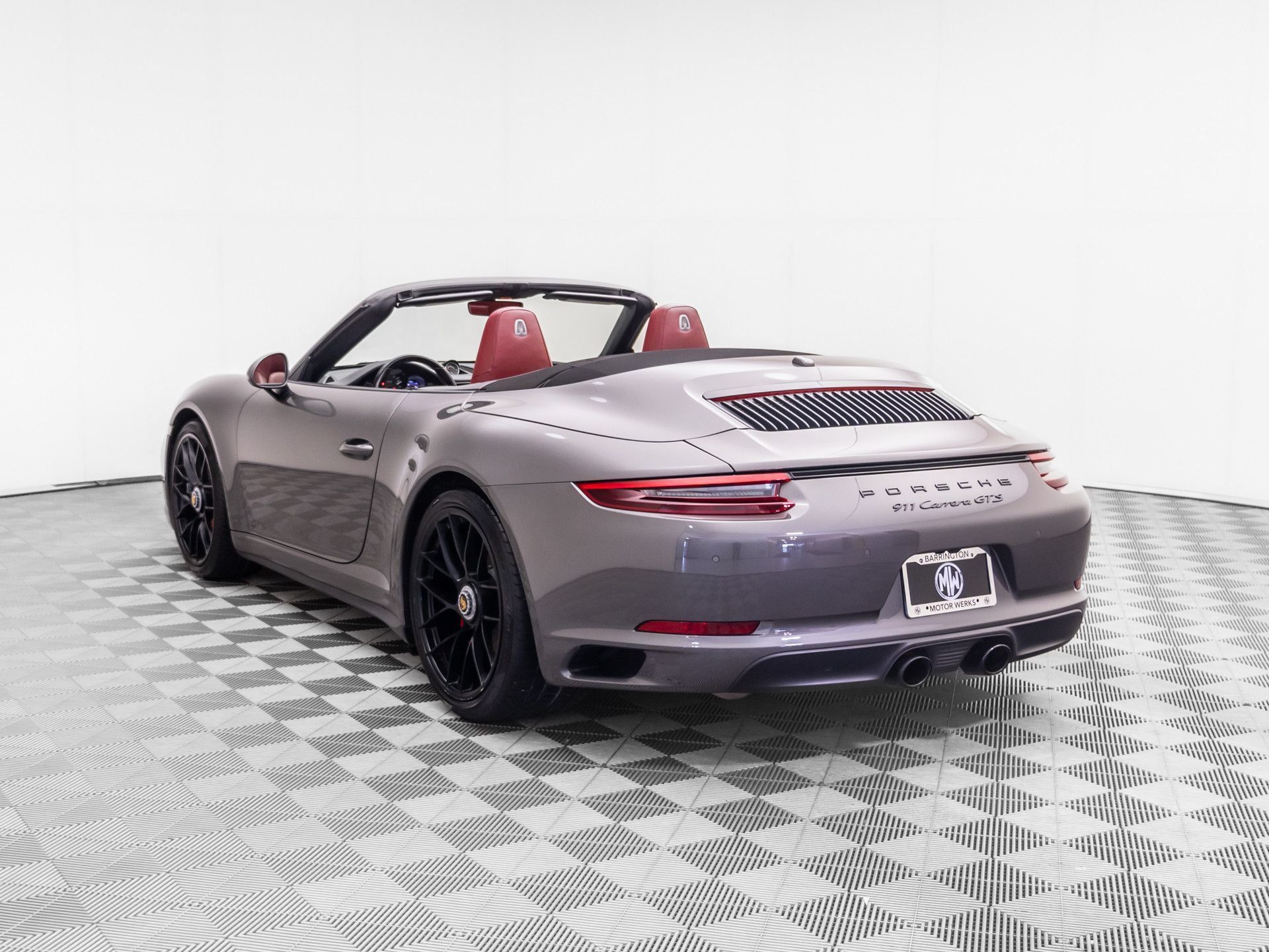 Used 2018 Porsche 911 Carrera GTS RWD image 3