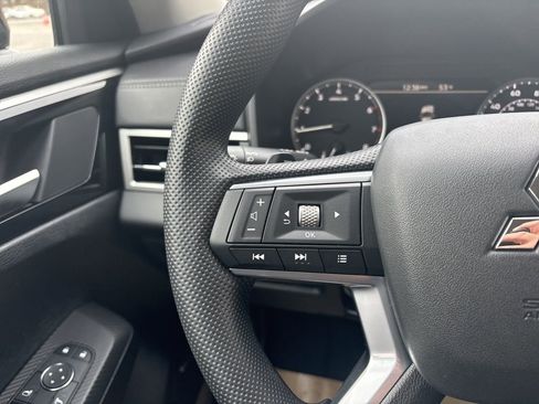 New 2026 Mitsubishi Outlander ES image 16