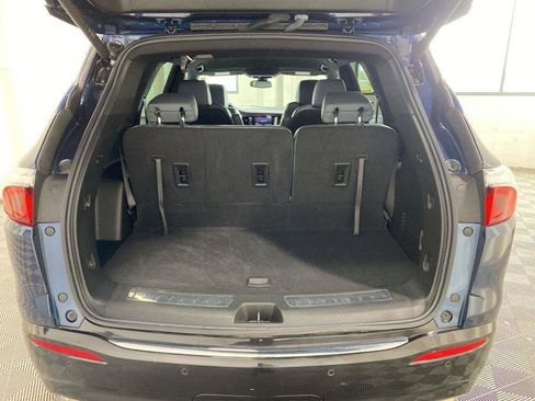 Used 2024 Buick Enclave Essence AWD/4WD image 16