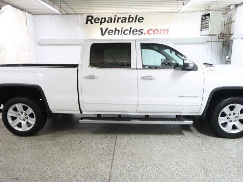 Used 2015 GMC Sierra 1500 SLE w/ SLE Value Package AWD/4WD image 4