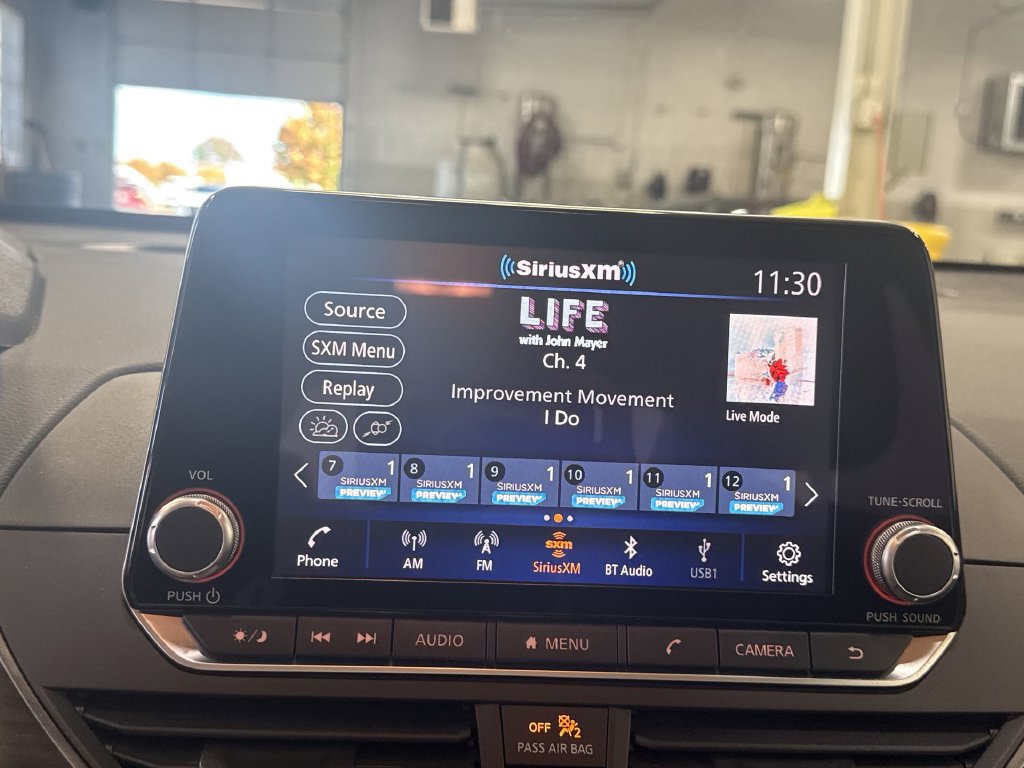 Used 2025 Nissan Altima 2.5 SV FWD image 17
