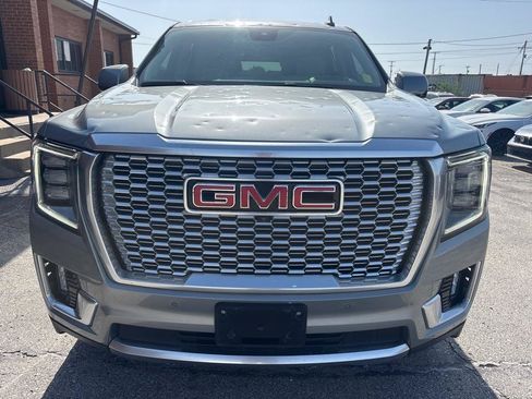 Used 2024 GMC Yukon Denali w/ Advanced Technology Package AWD/4WD image 3