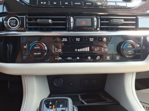 Used 2023 Nissan Pathfinder SL w/ SL Premium Package AWD/4WD image 22