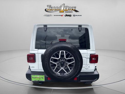 Used 2024 Jeep Wrangler Sahara w/ Technology Group image 17