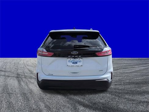Certified 2023 Ford Edge SE image 5