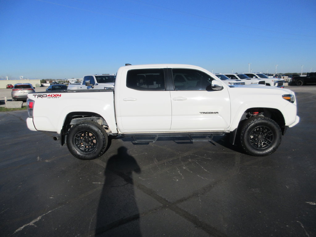 Used 2023 Toyota Tacoma TRD Sport w/ Technology Package AWD/4WD image 2