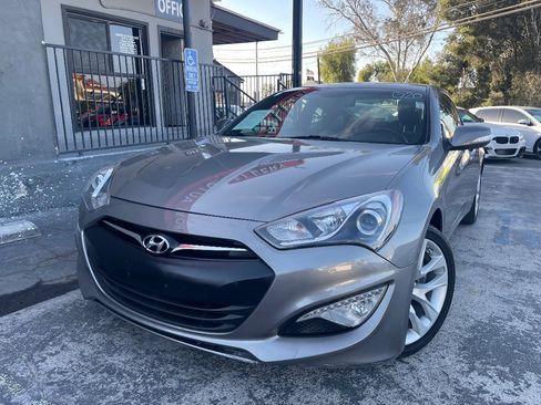 Used 2014 Hyundai Genesis 3.8 RWD image 1