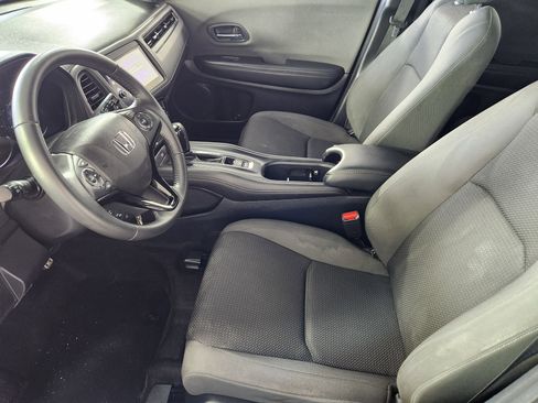 Used 2019 Honda HR-V Sport image 12