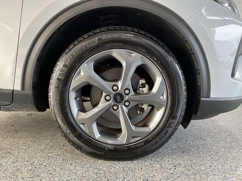 Used 2025 Ford Escape ST-Line image 32