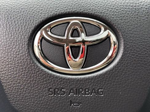 Certified 2021 Toyota Highlander XLE image 26