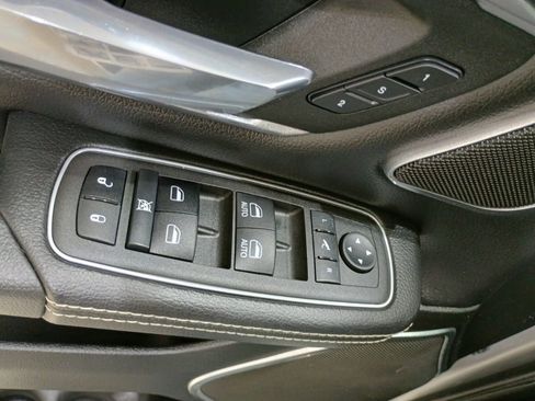 Used 2022 RAM 1500 Laramie AWD/4WD image 15