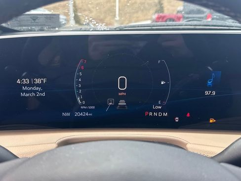 Used 2024 Cadillac XT4 Luxury w/ Cold Weather Package image 39