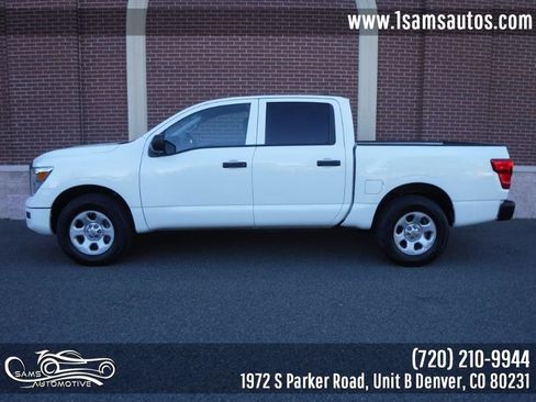 Used 2023 Nissan Titan S image 20