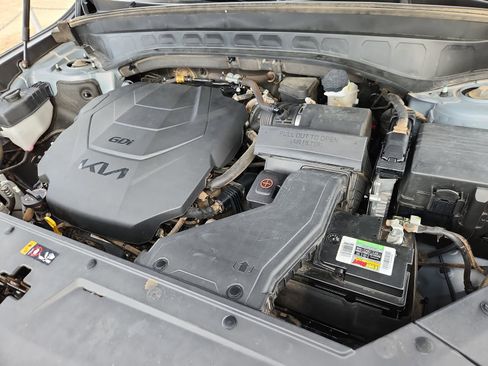 Used 2022 Kia Telluride SX w/ SX Prestige Package image 17