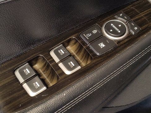 Used 2019 Kia Sorento S image 27