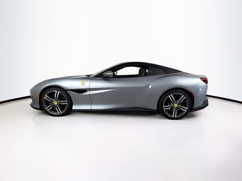 Certified 2020 Ferrari Portofino image 4