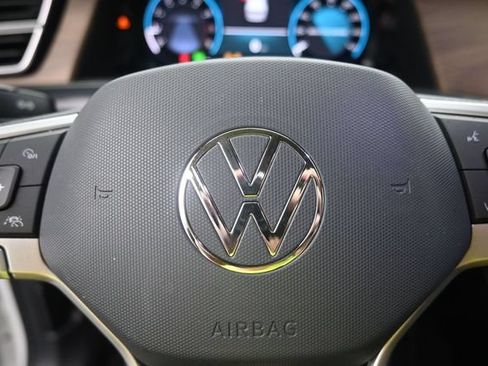 Used 2024 Volkswagen Atlas SE AWD/4WD image 18