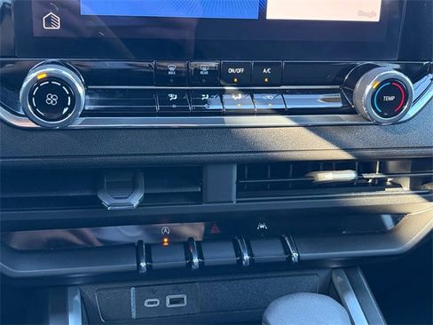 Used 2023 Chevrolet Colorado Trail Boss w/ Technology Package image 15