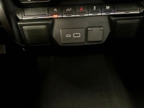 Used 2021 GMC Sierra 1500 SLE AWD/4WD image 17
